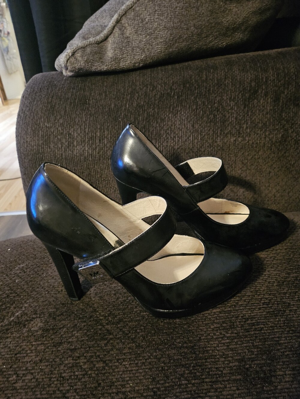 Michael Kors Black 5in high Heels - Size Women's 9.5